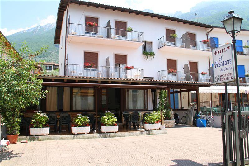 Albergo Al Pescatore Brenzone sul Garda Exterior photo