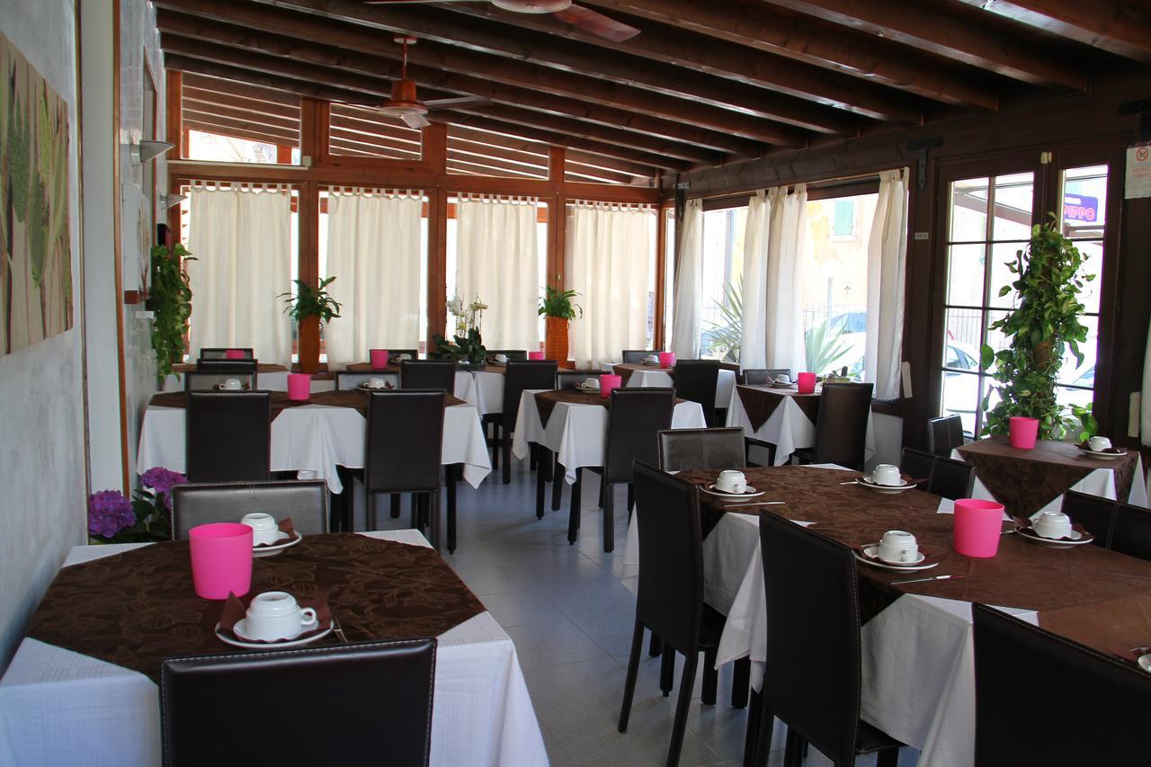 Albergo Al Pescatore Brenzone sul Garda Exterior photo