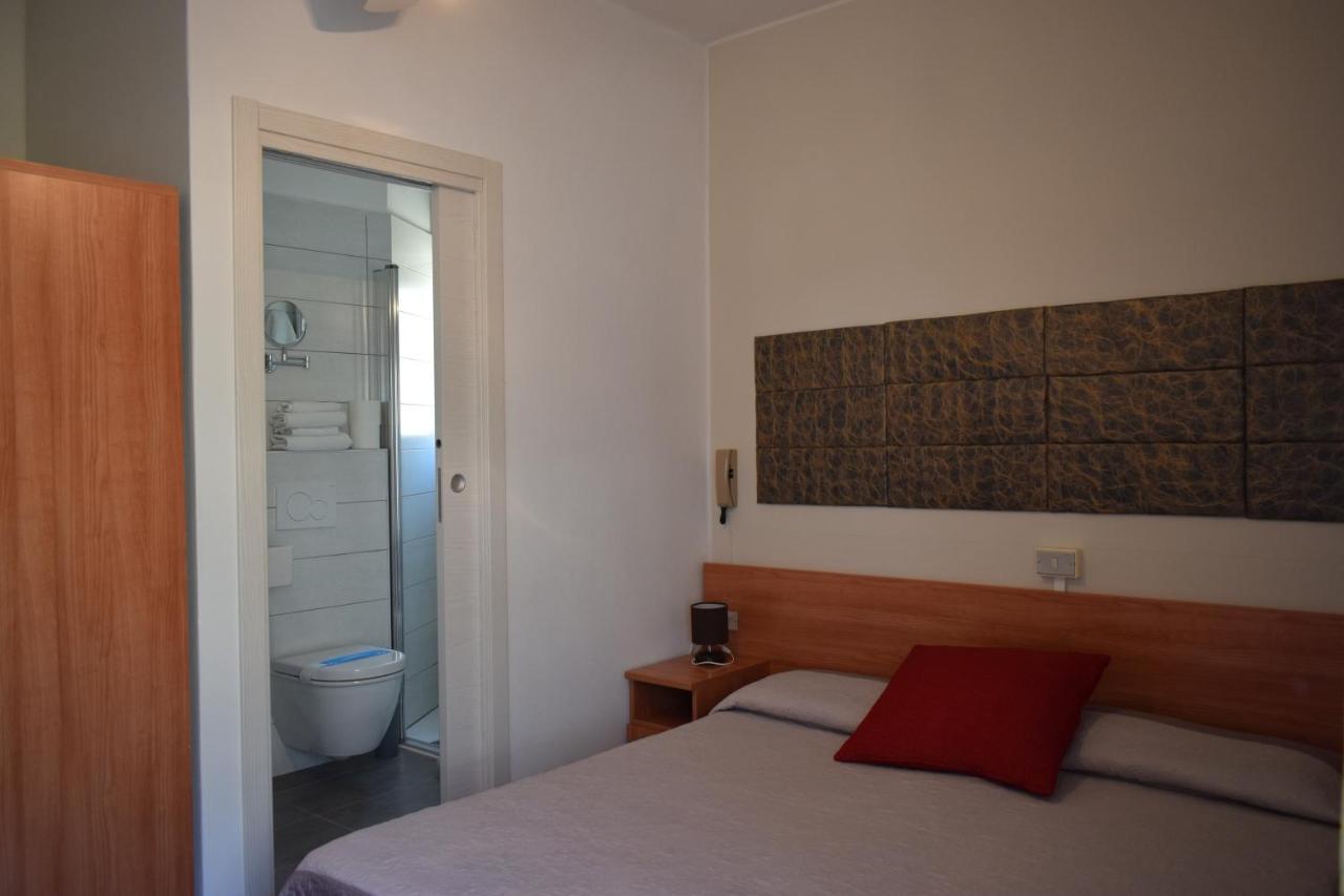 Albergo Al Pescatore Brenzone sul Garda Exterior photo