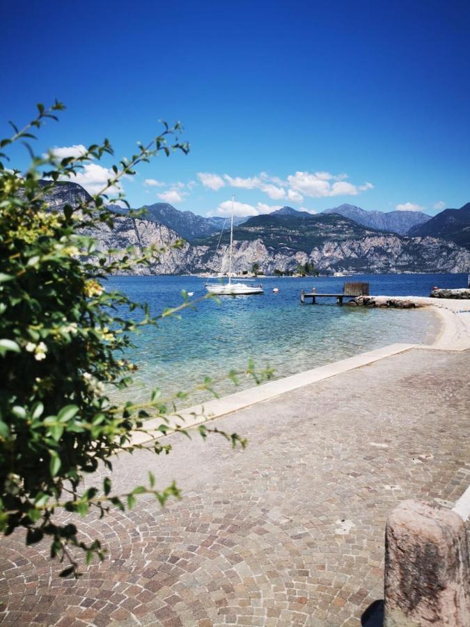 Albergo Al Pescatore Brenzone sul Garda Exterior photo